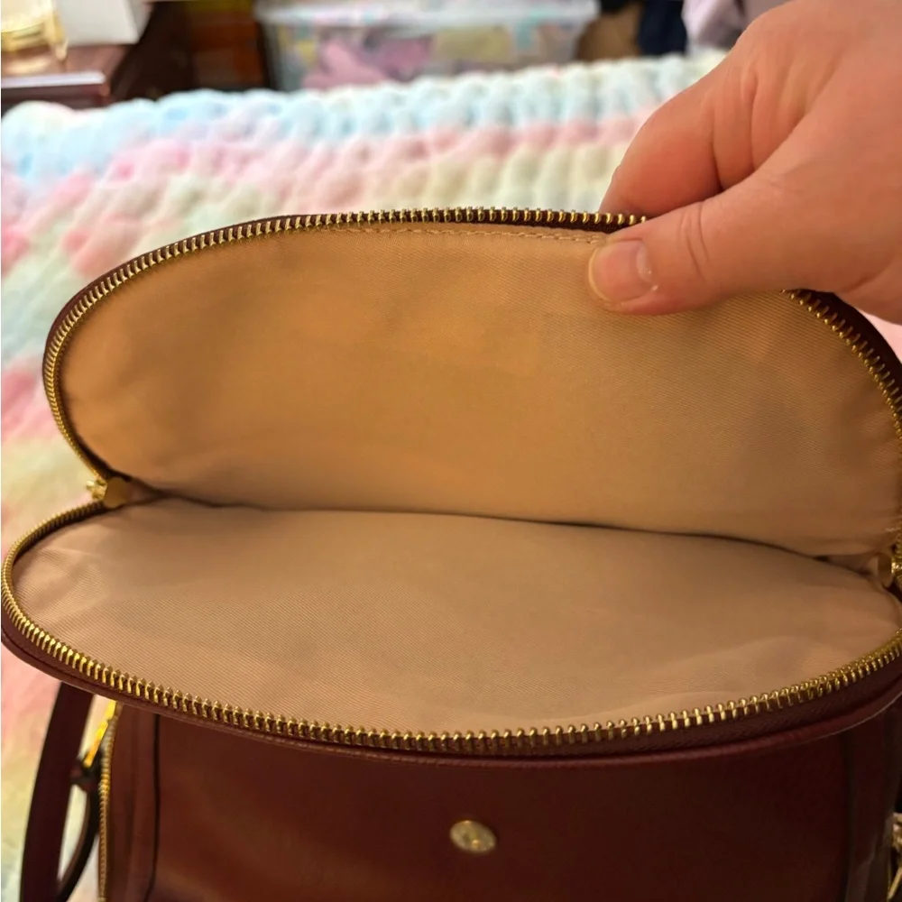 Poppy & Peonies Downtown Crossbody in Berry - Picture 3 of 7